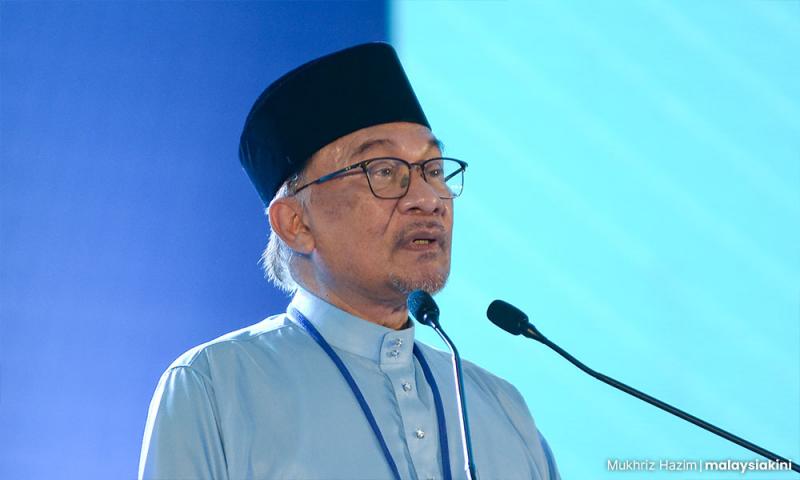 மலாய்க்காரர்களுக்கு உதவ மகாதீர் 22 மாதங்கள் பிரதமராக இருந்தார் – அன்வார்